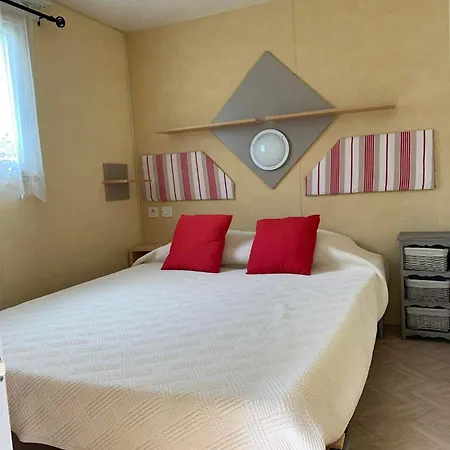Mobilhome مكان تخييم Castillonnès
